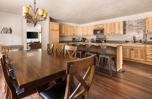 Black Hawk House | Peaceful Escape in Scenic Black Hawk w/Hot Tub