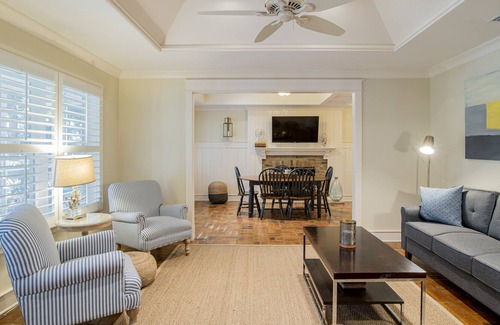 Fairhope House | Peaceful Fairhope Bungalow