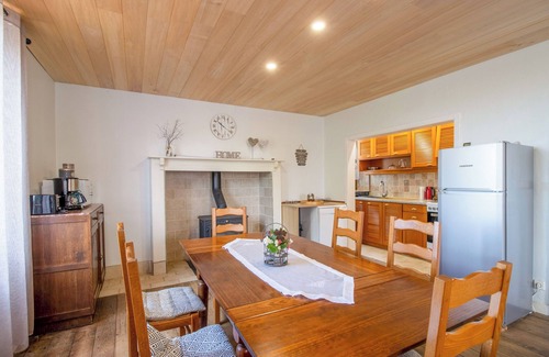 Chalais Cottage | Peaceful Family Getaway in Nature with Shared Pool and Activities