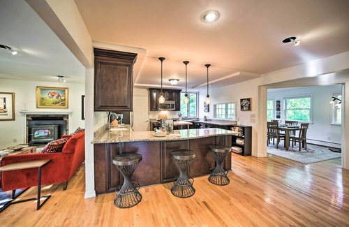 Williamstown House | Peaceful Family Home w/Fire Pit & Large Yard