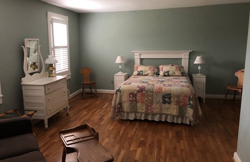 Frankfort Other | Peaceful Farmhouse Retreat Frankfort, Kentucky