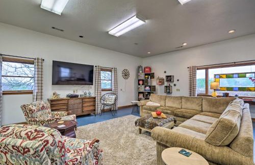 Fayetteville House | Peaceful Fayetteville Getaway - Pets Welcome!