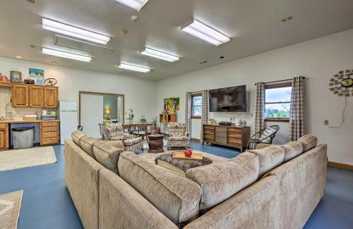 Fayetteville House | Peaceful Fayetteville Getaway - Pets Welcome!