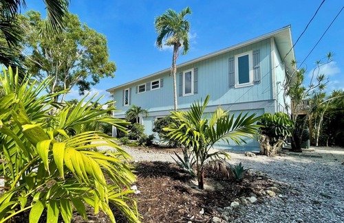 Bokeelia House | Peaceful fishing Island paradise with boat lift