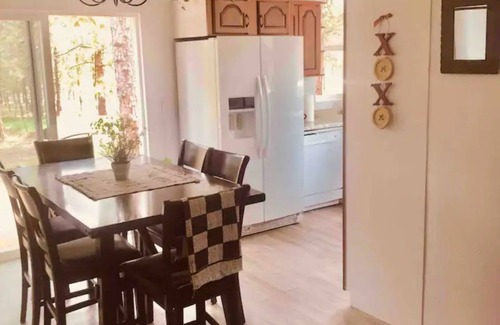Monument House | Peaceful Forest feel 5ac, Comfy 3bd Monument hidden but close, Deer, USAFA 10mi