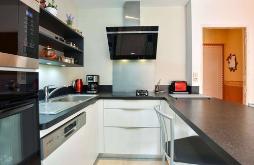 Pedernec House | Peaceful Forest Stay in Pédernec