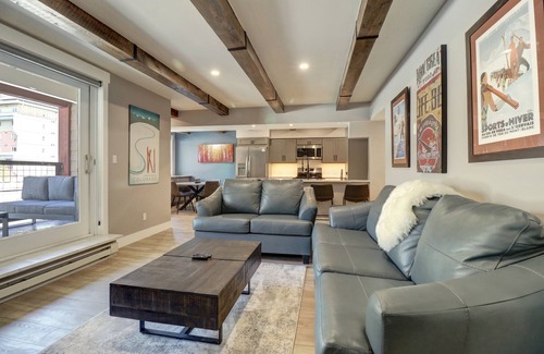 Copper Mountain Condo | Peaceful Forested Location Next to River, Ski in/ski out, Outdoor Hot Tub. LD102