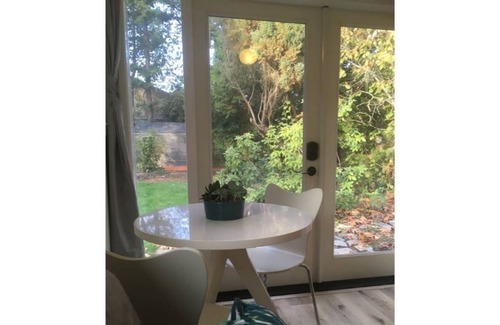 Cornwall Park Apartment | Peaceful Garden Retreat