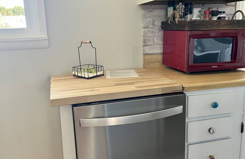 Rehoboth Beach Cottage | Peaceful garden cottage, close to OUTLETS, fire pit, dog friendly!
