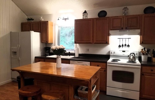 Banner Elk House | Peaceful Getaway-Close to everything-Perfect for families or couples 2BR+ loft