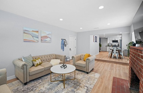 Baldwin Park House | Peaceful Getaway in Baldwin Park: 3BR Home with Gated Parking, Gourmet Kitchen, and Memorable Moments