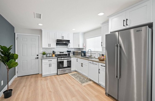 Baldwin Park House | Peaceful Getaway in Baldwin Park: 3BR Home with Gated Parking, Gourmet Kitchen, and Memorable Moments