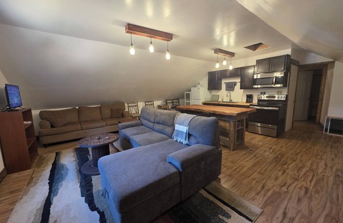 Wilsall Apartment | Peaceful getaway in the Crazy Mountains
