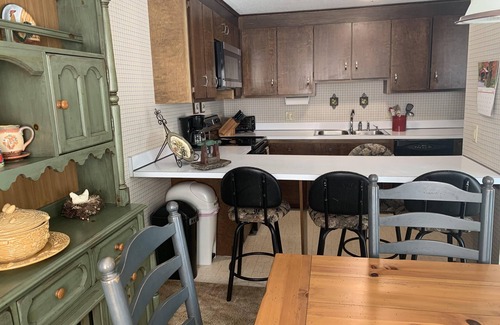 Wilmington House | Peaceful Getaway near Haystack on Golf Course
