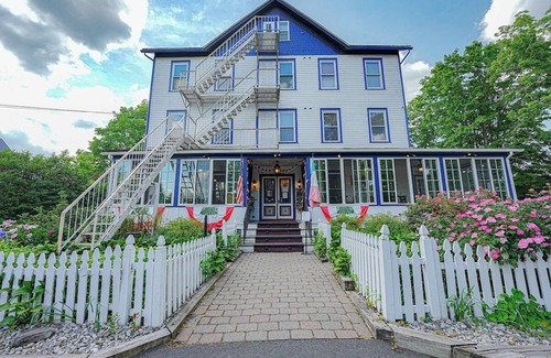 Milford House | Peaceful Getaway w/Dining Option Close to Downtown | Suite w/Kitchen