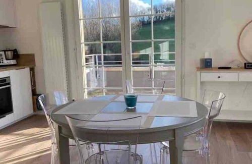 Benerville-sur-Mer Apartment | Peaceful Haven - just 100m from the Beach