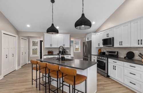 South Haven House | Peaceful Haven Escape: Sleeps 6