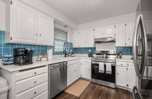 Fairwood House | Peaceful Haven I Stylish Home in North Spokane
