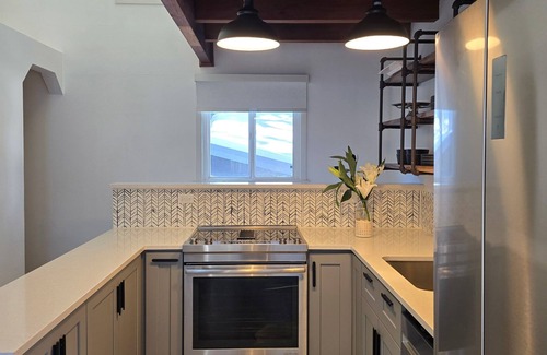 Garden District Cottage | Peaceful Haven, walk to downtown Coeur d'Alene and Lake.