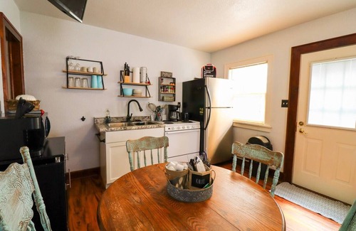 Deadwood Apartment | Peaceful Hideaway on Main, BH Adventure Unit
