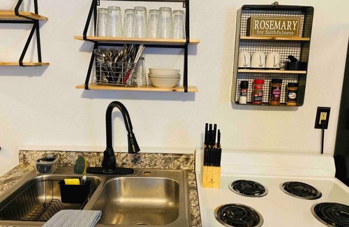 Deadwood Apartment | Peaceful Hideaway on Main, BH Adventure Unit
