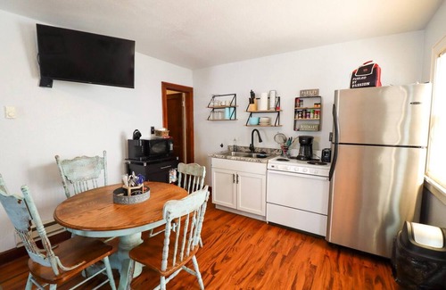 Deadwood Apartment | Peaceful Hideaway on Main, BH Adventure Unit