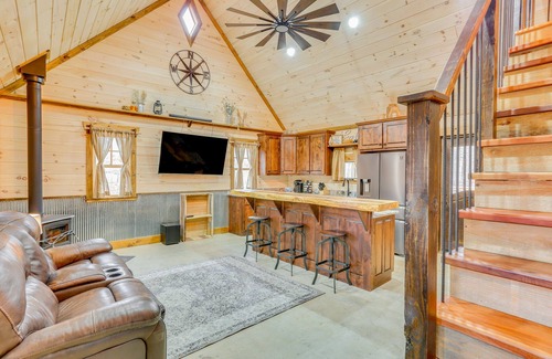 Rising Fawn Cabin | Peaceful Hiker's Hideaway w/Deck on 1 Acre!