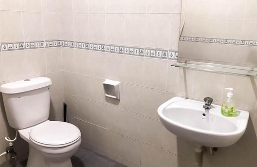Kempas House | Peaceful Home 4 BR near Paradigm Mall and Highways