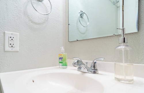 Waller House | Peaceful Home 4BR 3BA - Game Room