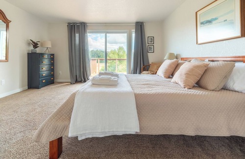 Waller House | Peaceful Home 4BR 3BA - Game Room