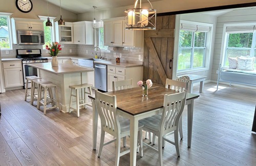 Green Bay House | Peaceful home on large private lot surrounded by nature