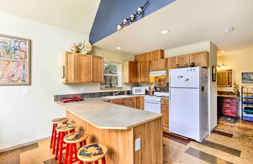 Hoodsport House | Peaceful Hoodsport Home: Lake Access & Forest View