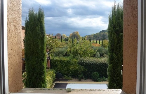 Lourmarin House | Peaceful house/garden in Provençal village