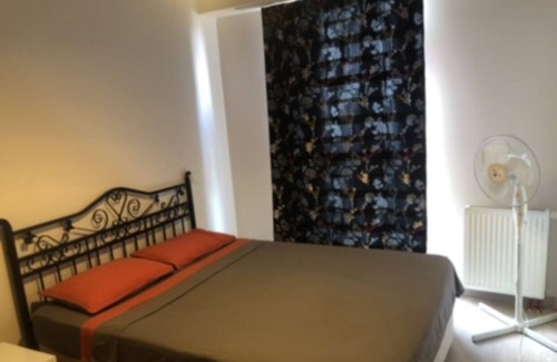 Maltepe Apartment | Peaceful house & garden in a site with pool