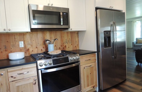Standish Cottage | Peaceful lake escape; newly remodeled family cottage close to ski mountain!