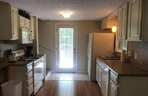 Glasgow House | Peaceful Lake House with a beautiful lake view and access to Barren River Lake!