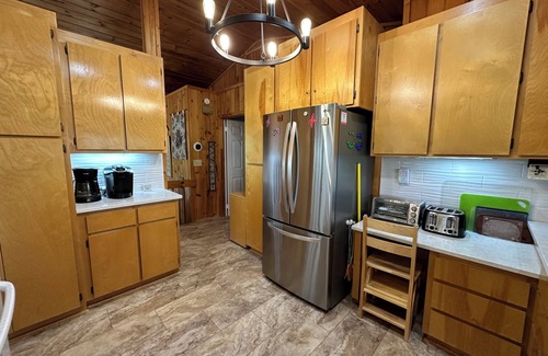Mountain Rest House | Peaceful Lake Retreat for up to 16 guests featuring gorgeous fall foliage.