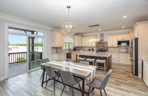 Belmont House | Peaceful Lake Wylie Waterfront Home in Belmont. Great Views, Beautiful interiors