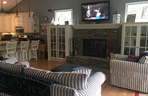 Blairsville House | Peaceful lakefront house on Lake Nottely. Large secluded cove with boat dock.