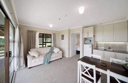 Awhitu Apartment | Peaceful location with many beaches and walks around