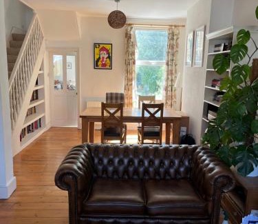 Rushey Green House | Peaceful London Retreat
