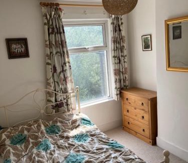 Rushey Green House | Peaceful London Retreat