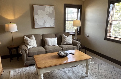 Westover House | Peaceful Meadows Retreat, Relax and Renew Right Outside of Town!