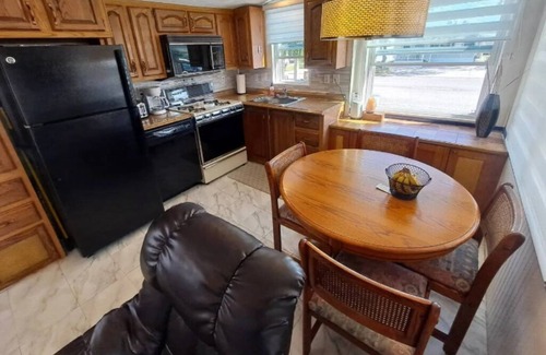 Riverwood House | Peaceful mobile home with AC in Port Charlotte