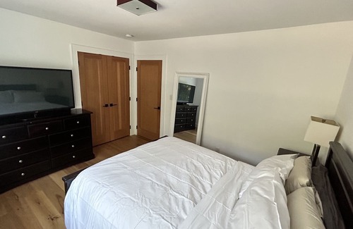 Victoria House | Peaceful Modern 3BR w/ HOT TUB