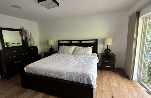 Victoria House | Peaceful Modern 3BR w/ HOT TUB
