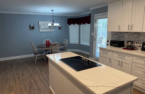 Monroe House | Peaceful Modern Country Home with all amenities