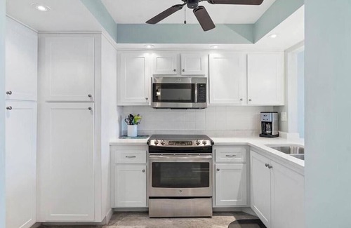 Palma del Mar Condo | Peaceful monthly rental in St. Petersburg
