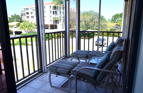 Palma del Mar Condo | Peaceful monthly rental in St. Petersburg