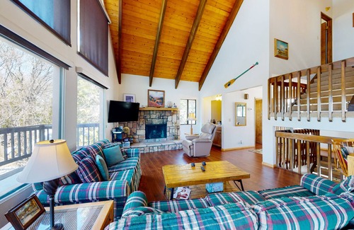 Cedar Glen House | Peaceful mountain view home with fireplace, gas grill, & balcony